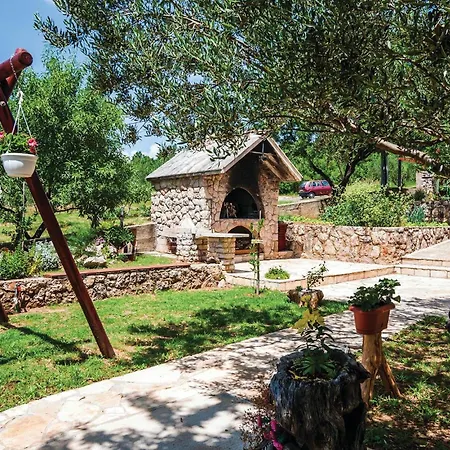 1 Bedroom Lovely In