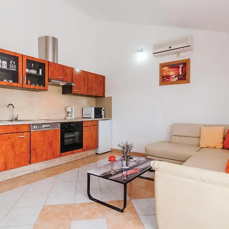Apartment 1 Bedroom Lovely In