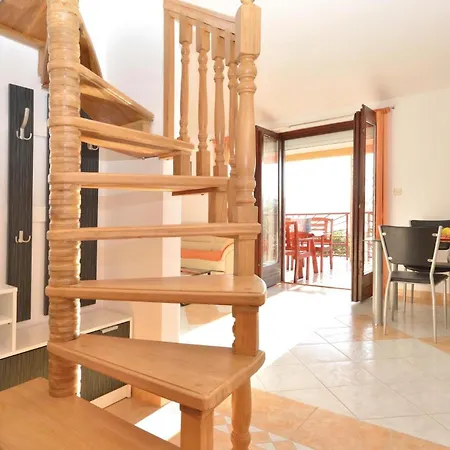 Apartment 1 Bedroom Lovely In *