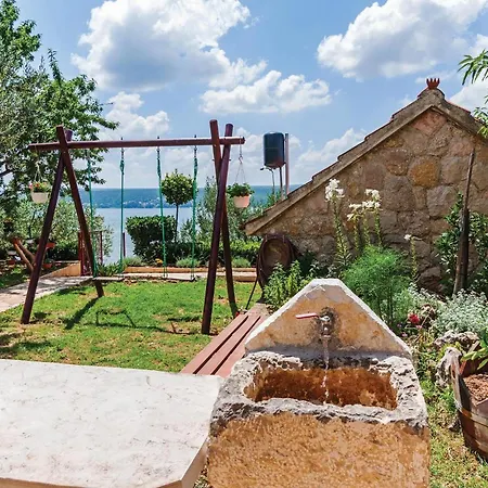 Apartment 1 Bedroom Lovely In
