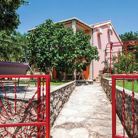 1 Bedroom Lovely In