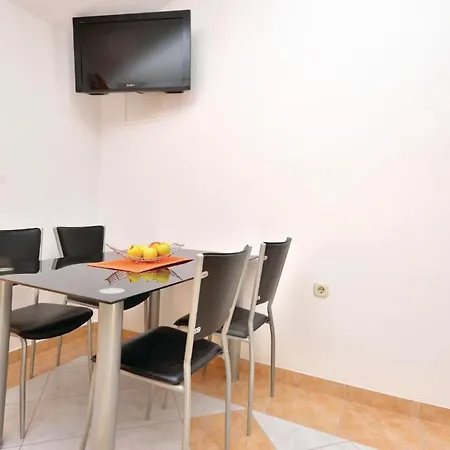 1 Bedroom Lovely In